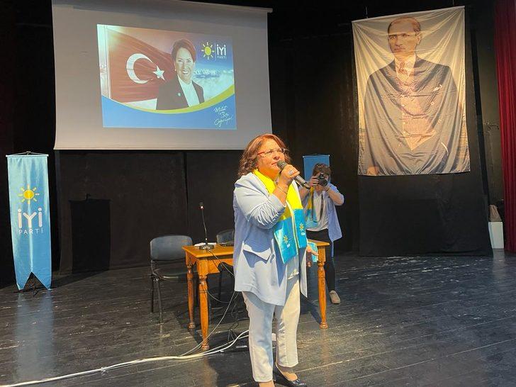 İYİ Parti'li Yüksel, İzmir'de "Kadın Politikaları Eğitim Programı"na katıldı G2