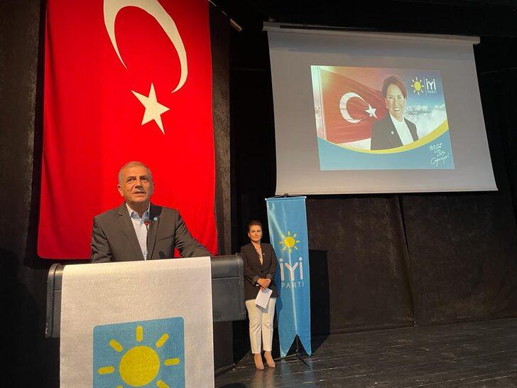 İYİ Parti'li Yüksel, İzmir'de "Kadın Politikaları Eğitim Programı"na katıldı G3