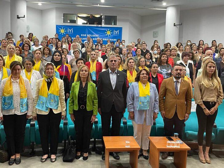 İYİ Parti'li Yüksel, İzmir'de "Kadın Politikaları Eğitim Programı"na katıldı G4