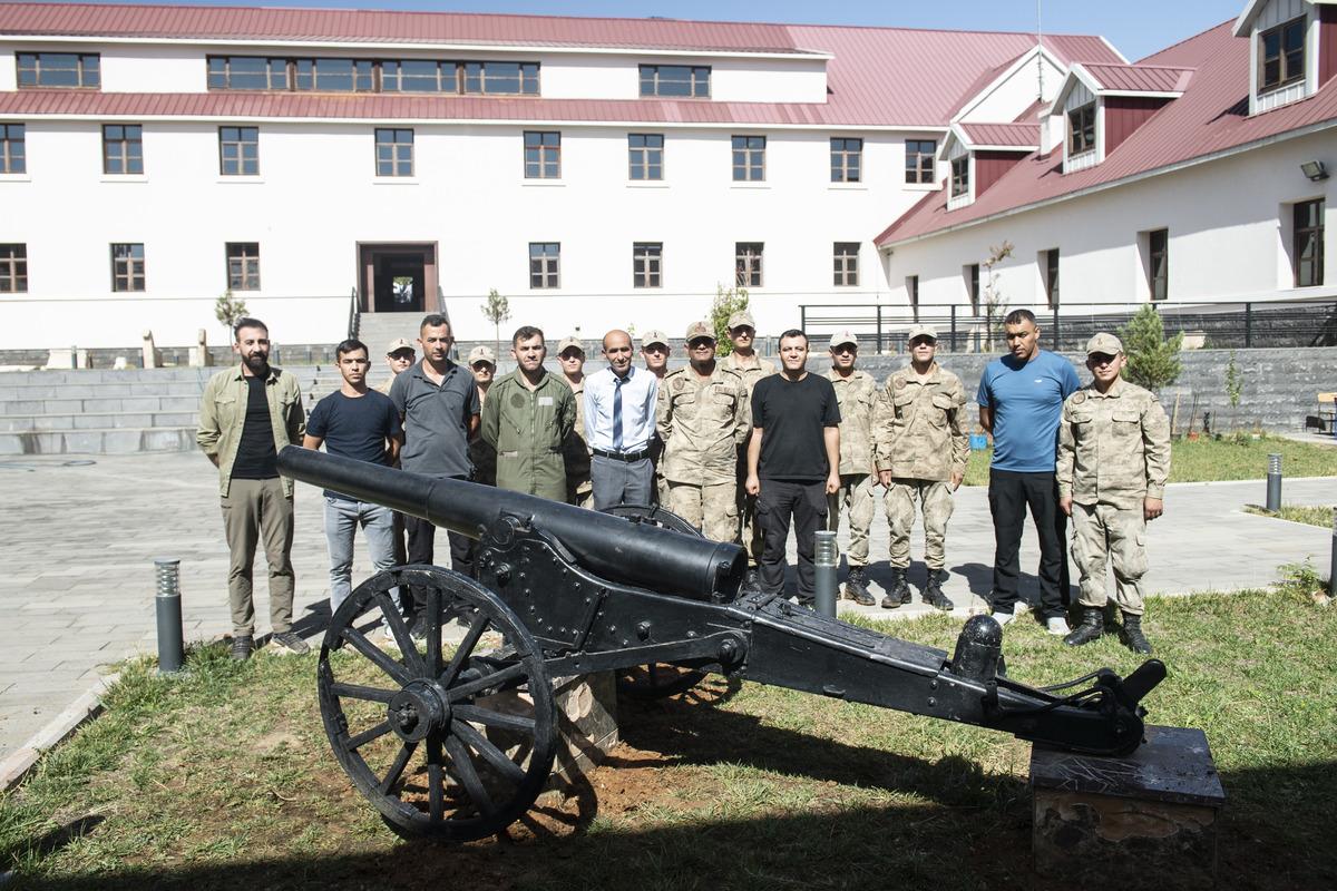 Tunceli'de m&uuml;zeye bağışlanan 124 yıllık sahra topu koruma altına alındı