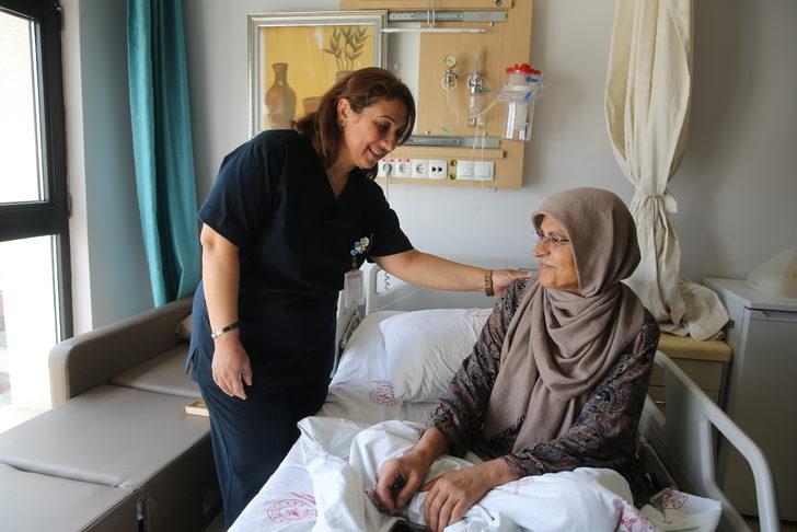 Kalbinde delik olduğunu 58 yaşında öğrenen kadın operasyonla sağlığına kavuştu G3