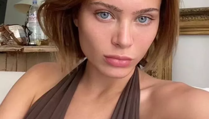 Yetişkin film sektörünü bırakan güzel model Lana Rhoades mayolu pozuyla sosyal medyayı salladı