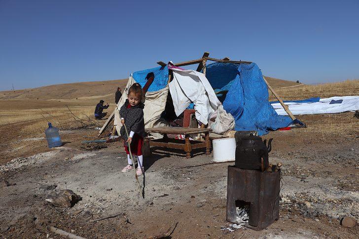 Bayburt'ta fırtınada çadırı kullanılamaz hale gelen besicilere vali yardım etti G3