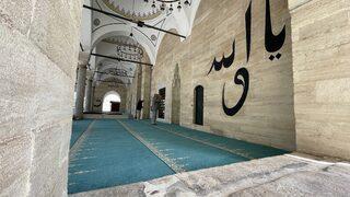 Tarihin izlerini taşıyan Rüstem Paşa Camisi, döneminin mimari özelliklerini yansıtıyor