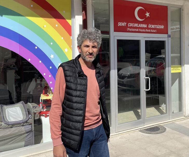 Aksaray'da kamyona çarpan tırdaki kovanlarda bulunan arılar çevredekilere zor anlar yaşattı G4