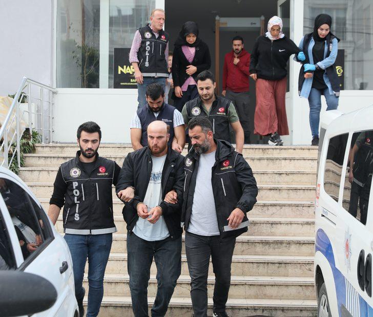 Samsun'da düzenlenen uyuşturucu operasyonunda yakalanan 4 zanlı adliyede G2
