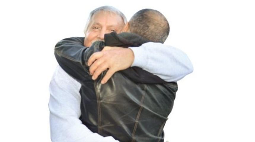 35 yıl sonra ilk kucaklaşma