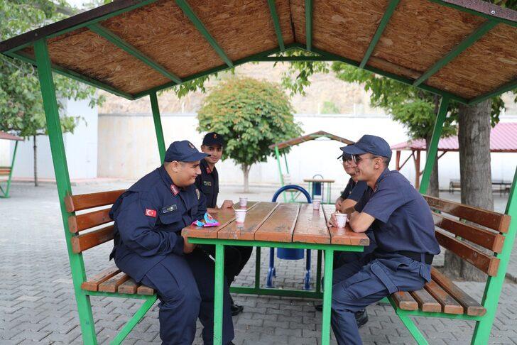 Bardet-biedl sendromlu Mertcan'ın asker olma hayali gerçeğe dönüştürüldü G5