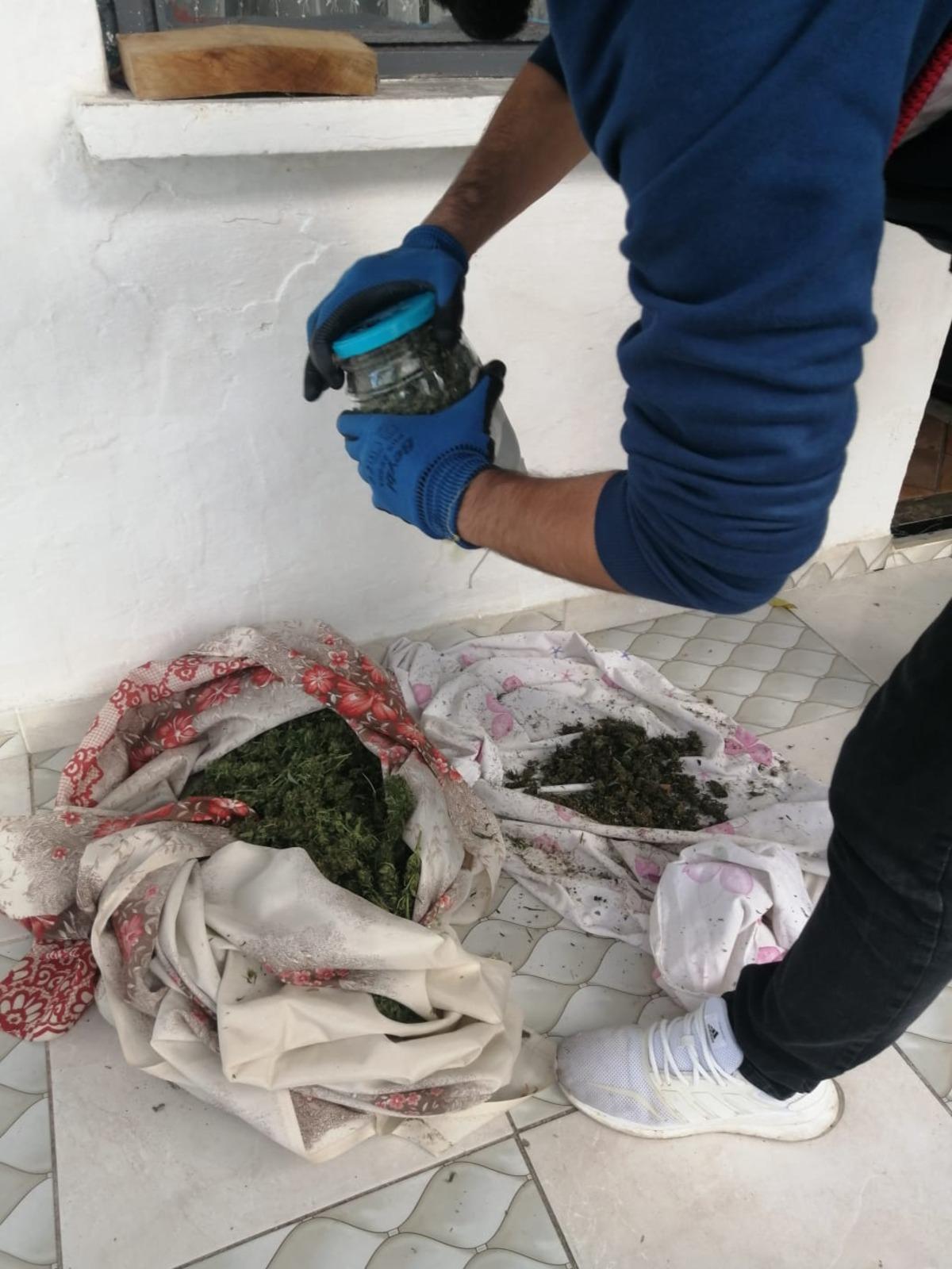Sakarya'da uyuşturucu operasyonunda 11 kilogram esrar ele ge&ccedil;irildi