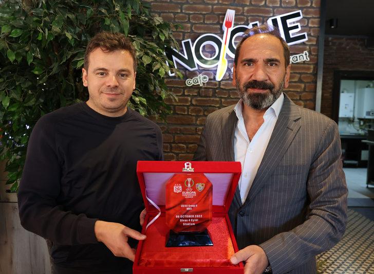 Sivassporlu yöneticiler, Ballkani yöneticileriyle yemekte buluştu G1