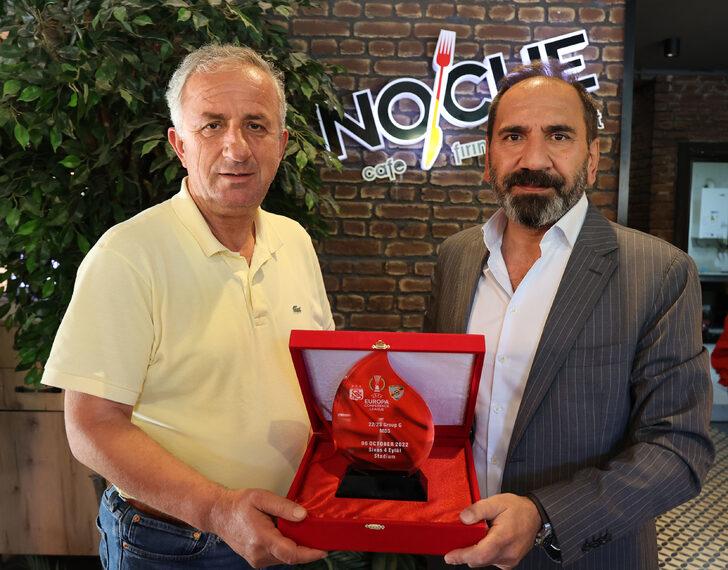 Sivassporlu yöneticiler, Ballkani yöneticileriyle yemekte buluştu G5