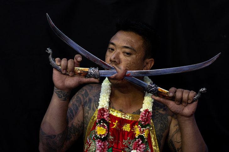 Tayland’daki geleneksel Vejertan Festivali’nden (Nine Emperor Gods Festival) ilginç görüntüler! Bakmak bile cesaret istiyor G3