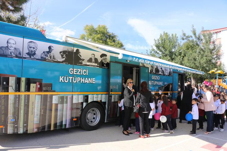 Edirne'nin köylerini kitapla buluşturacak gezici kütüphane tanıtıldı G2