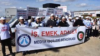 Sendikaya üye oldukları için işten çıkarılan işçiler eylem yaptı