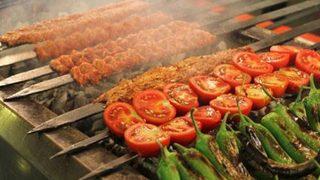 FETÖ'den aranan FEM Dershanesi ortağı kebapçıda paketçilik yaparken yakalandı