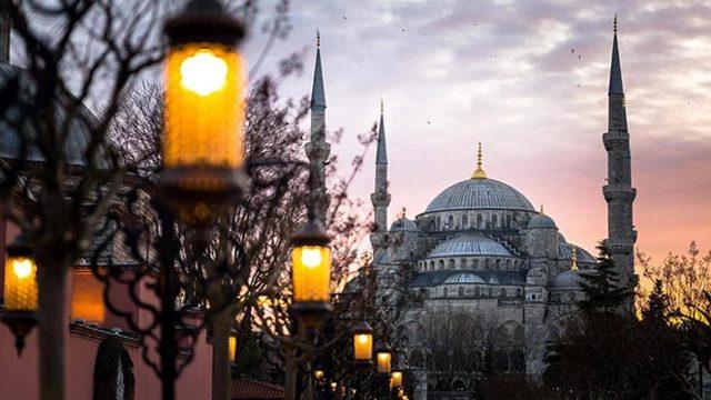  Mevlid Kandili'nde oruç tutulur mu? Mevlid Kandili'nde oruç hangi gün tutulur? Önemi nedir?