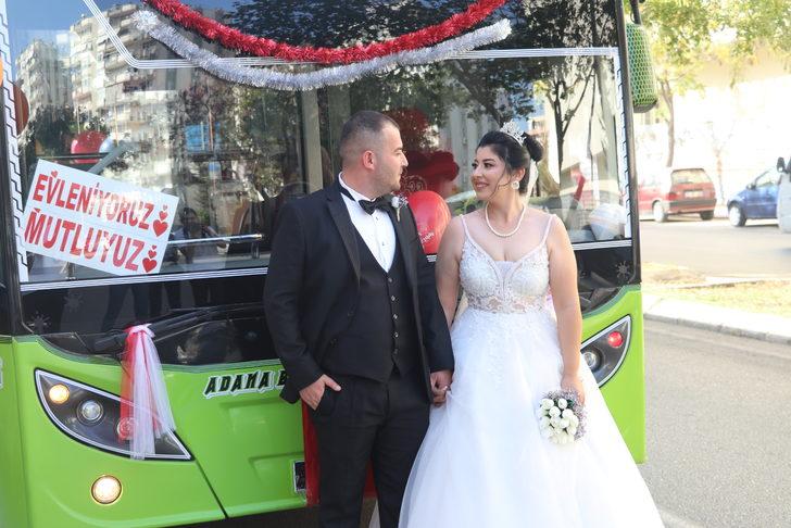Şoför çift belediye otobüsünü gelin arabası yaptı G3