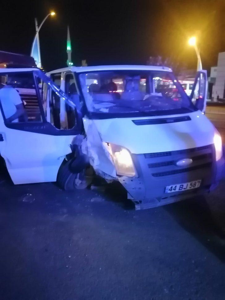 Malatya'da iki ayrı trafik kazasına 5 kişi yaralandı G1