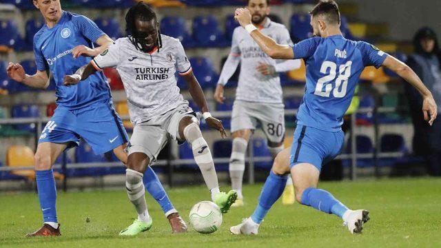 Başakşehir Rigas FS ile golsüz berabere kaldı! Belözoğlu'nun öğrencileri fırsat tepti