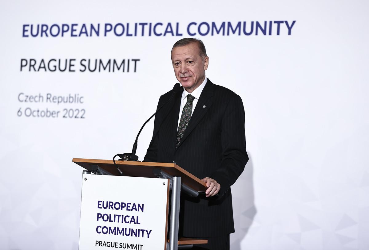 Cumhurbaşkanı Erdoğan, Prag'da basın toplantısı d&uuml;zenledi: (1)