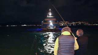 Cumhurbaşkanı Yardımcısı Oktay, Sarıyer'de vatandaşlarla balık tuttu