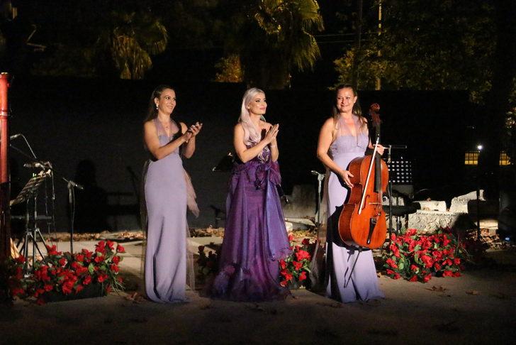 Antalya Müzesinin bahçesinde "Venera Ensemble" sahne aldı G1