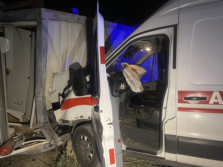 Nevşehir'de içinde hasta bulunan ambulansı kaçıran şüpheli kaza yapınca yakalandı G3