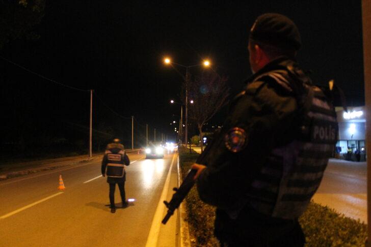 Bursa'da 200 polis ve jandarmayla asayiş uygulaması G4