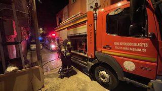 Adana'da binanın merdivenlerini ateşe veren kişi gözaltına alındı