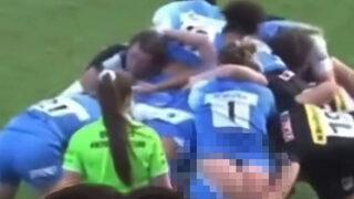 Ragbi sporcusunun zor anları! Rakibi maçın ortasında bir anda şortunu indirince iç çamaşırı göründü... O anlar saniye saniye kameraya yansıdı