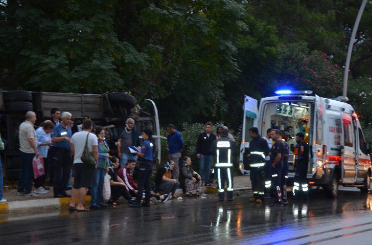 Antalya’da servis midibüsü devrildi, 9 kişi yaralandı G3