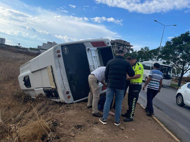 Antalya'da devrilen midibüsteki 1 turist öldü, 13 kişi yaralandı G3