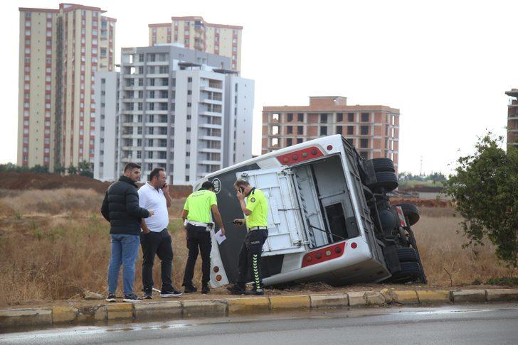 Antalya'da devrilen midibüsteki 1 turist öldü, 13 kişi yaralandı G4