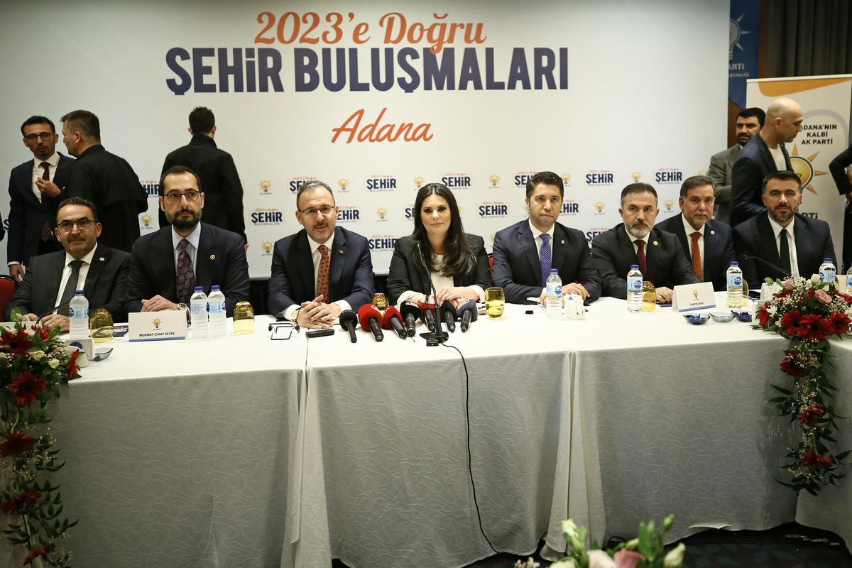 AK Parti'li Sarıeroğlu, Adana'da "2023'e Doğru Şehir Buluşmaları" programında konuştu: