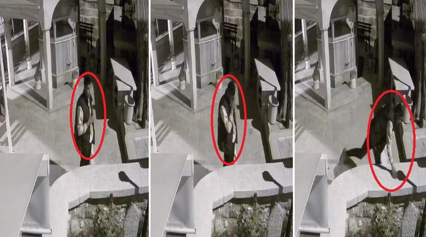 Cami bahçesinde önce dua etti, sonra muslukları çaldı! Şaşkına çeviren anlar kamerada