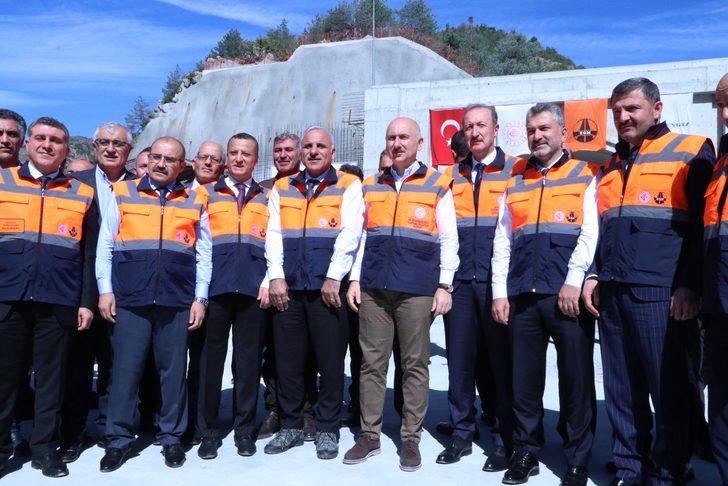 Ulaştırma ve Altyapı Bakanı Adil Karaismailoğlu, yeni Zigana Tüneli inşaatında incelemelerde bulundu: G3