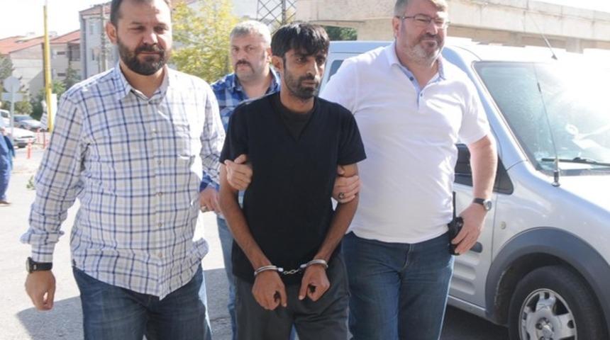 Eşini 49 yerinden bı&ccedil;aklayarak &ouml;ld&uuml;rd&uuml;