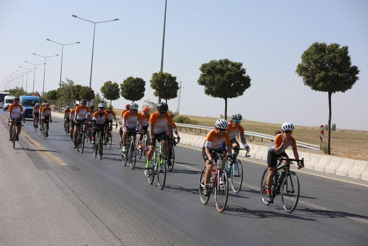 "Umuda Pedal" ekibi Vanlı çocuklar için pedal çeviriyor G4