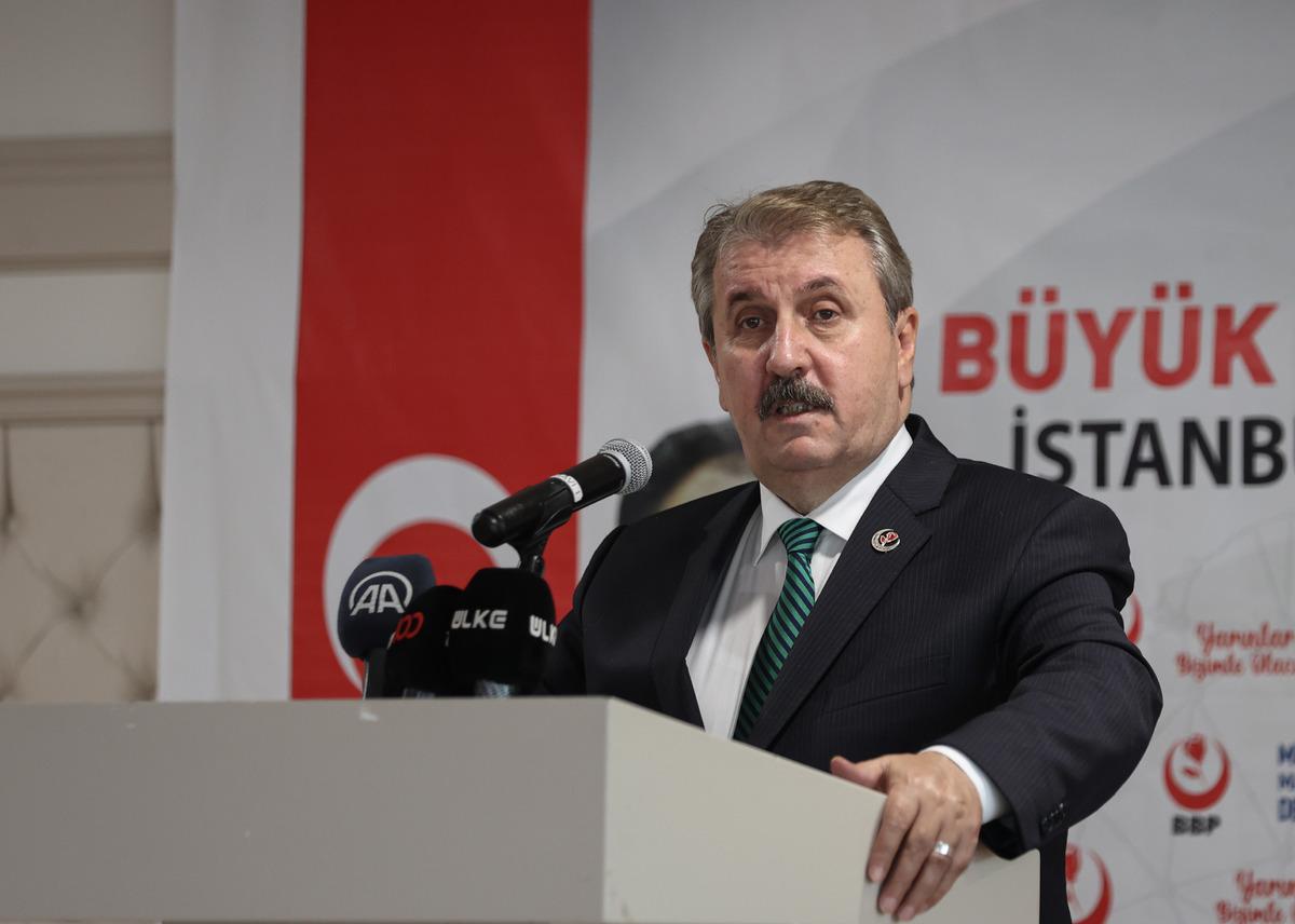 BBP Genel Başkanı Destici, İstanbul İl İstişare Toplantısı'nda konuştu: