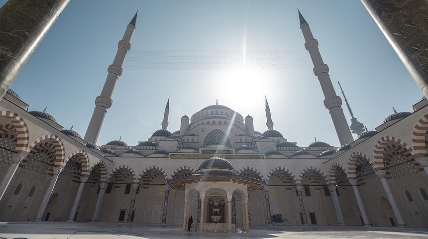 MEVLİD KANDİLİ NAMAZI nasıl kılınır, saat kaçta? Mevlid Kandili namazı kaç rekat? İşte kandil namazı kılınışı