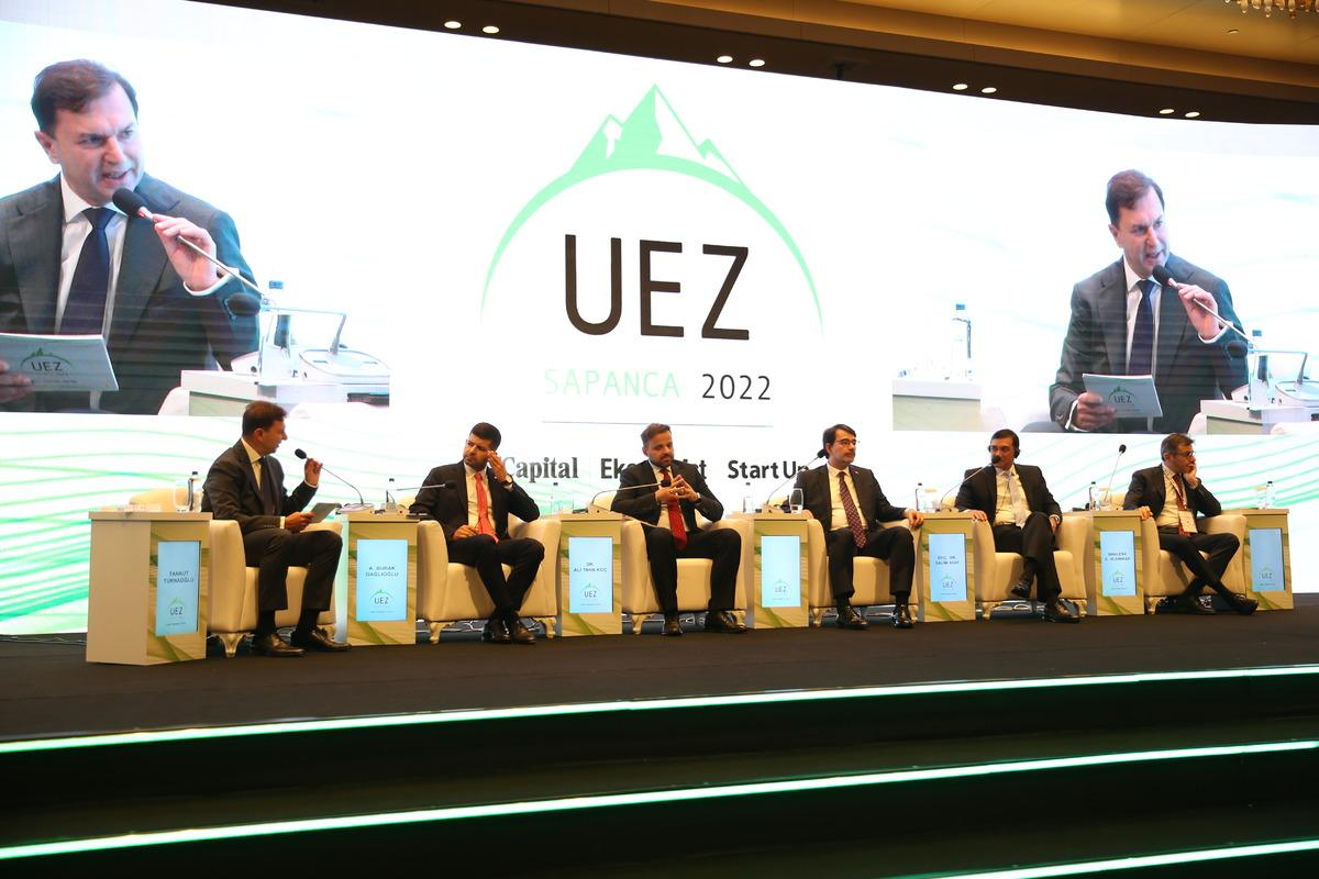 Uludağ Ekonomi Zirvesi s&uuml;r&uuml;yor