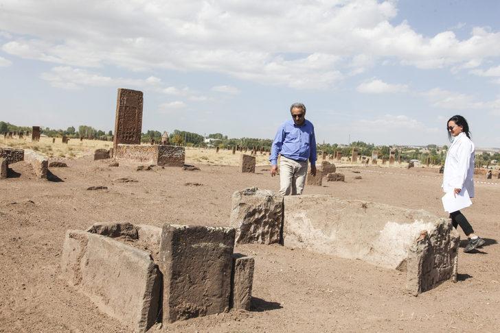 Ahlat'ta Türk büyüklerinin mezarlarının tespitine yönelik çalışma başlatıldı G5
