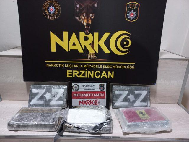 Erzincan'da bir tırda 5 kilo 454 gram metamfetamin ele geçirilirdi