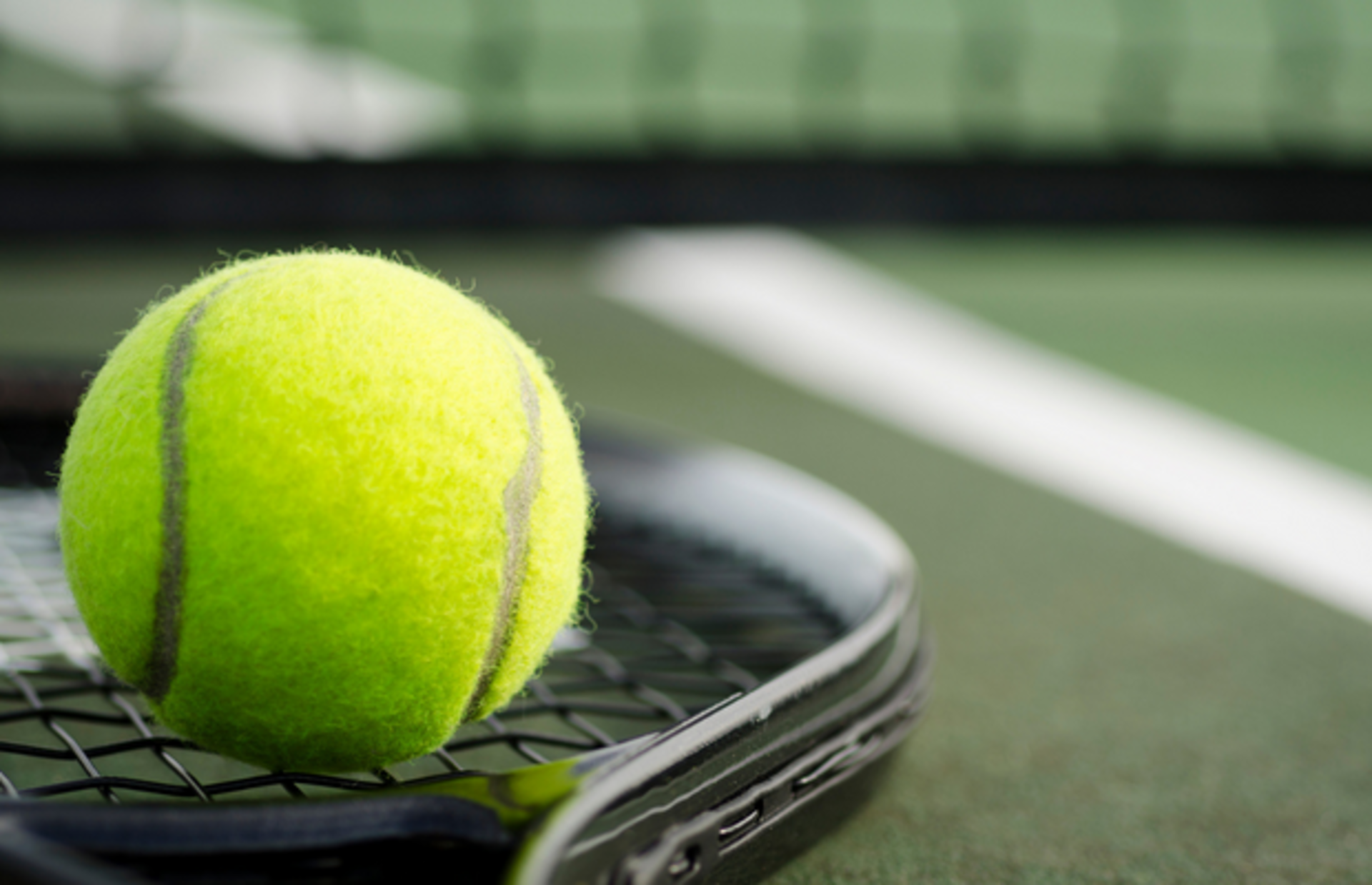 Tenis oynarken performansınızı yükseltecek uzun ömürlü en iyi tenis topu çeşitleri