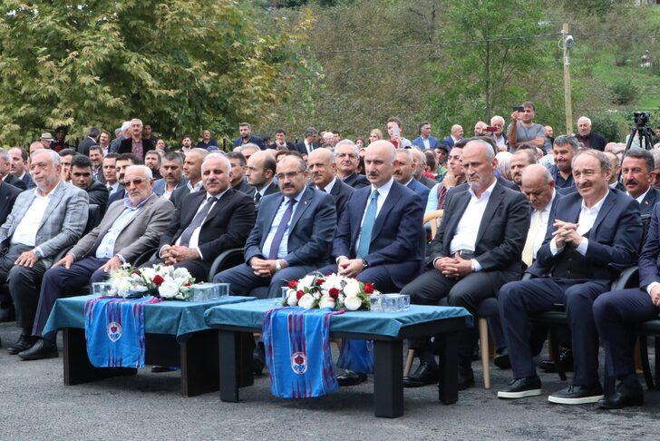 Ulaştırma ve Altyapı Bakanı Adil Karaismailoğlu, Trabzon'da okul açılışında konuştu: G1