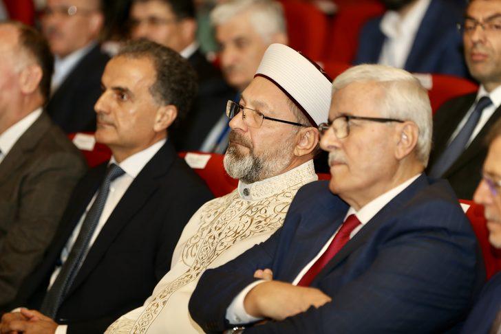 Diyanet İşleri Başkanı Erbaş, Sakarya'da sempozyum açılışında konuştu: G1