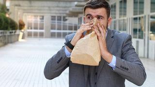 Bu belirtilerden 4’ü varsa doktora koşun: Panik atağa karşı etkili öneriler!