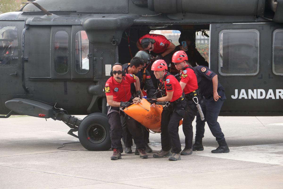 Fethiye'de kayalıklara d&uuml;şen Rus yama&ccedil; paraş&uuml;t&ccedil;&uuml;s&uuml; hayatını kaybetti