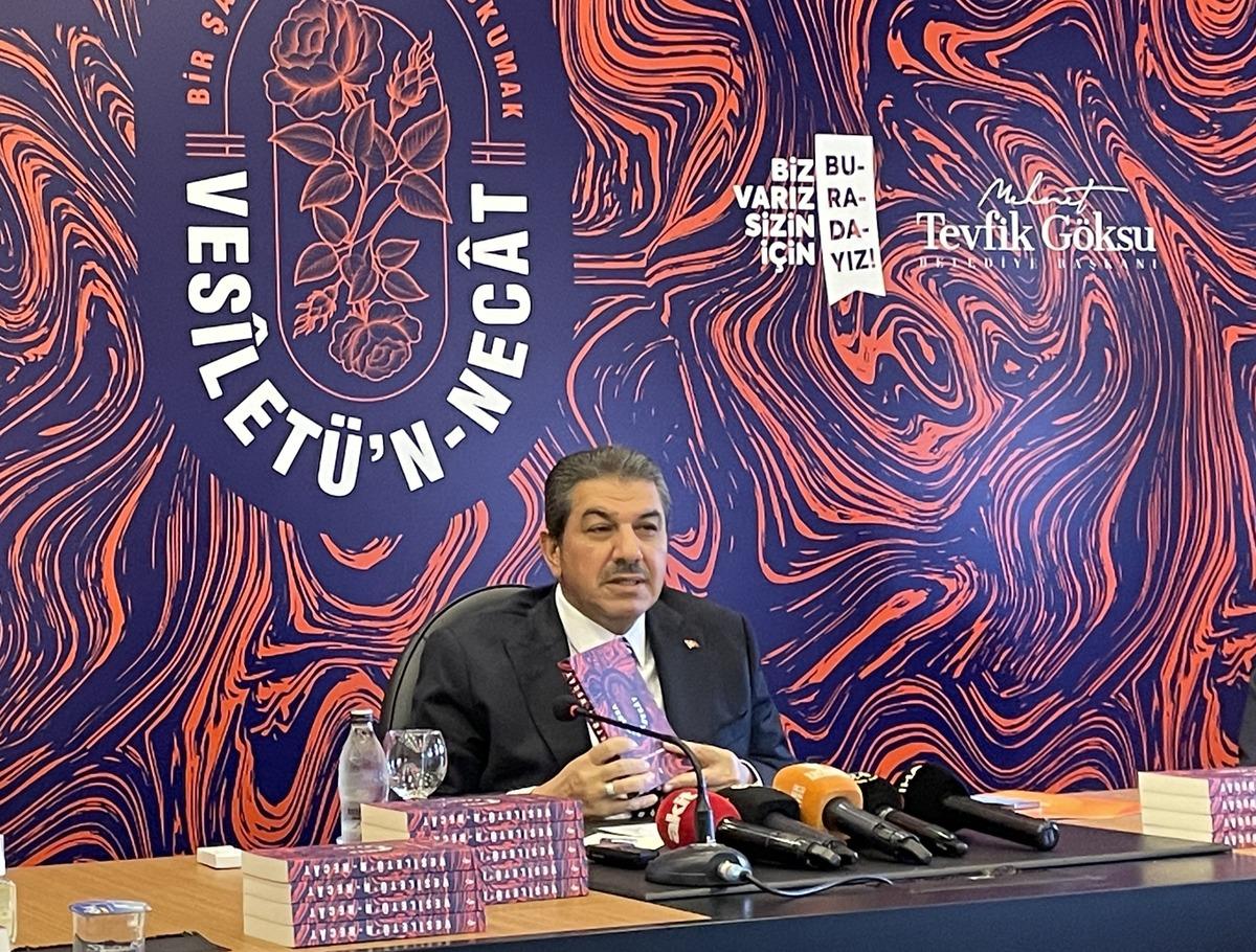 Esenler Belediyesi "Vesilet&uuml;'n-Necat, Bir Şaheseri Yeniden Okumak" eserinin tanıtımını yaptı