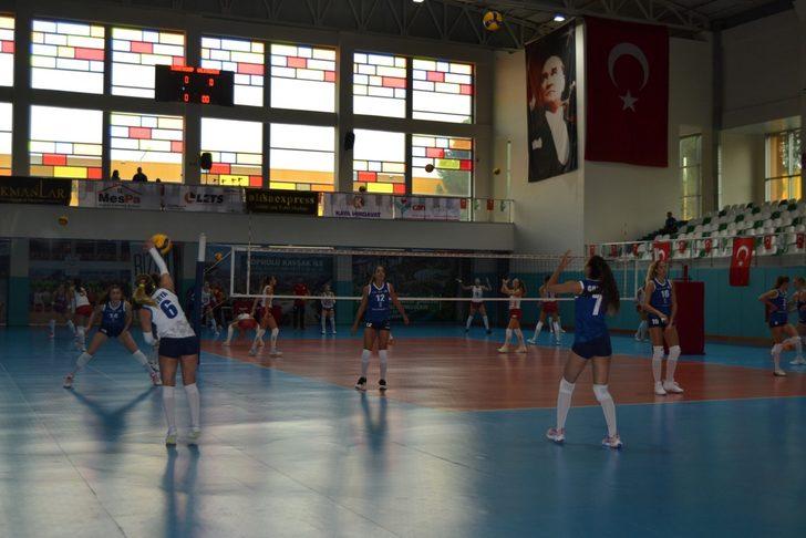 Manisa'da SMA hastası Duru bebek için düzenlenen voleybol turnuvası başladı G2